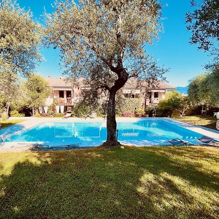 Residenza Riviera Degli Olivi Apartment Torri Del Benaco Luaran gambar