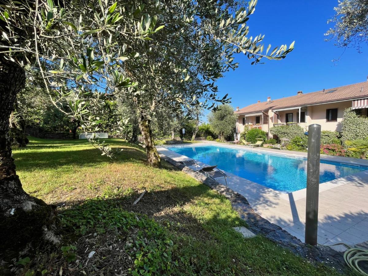 Residenza Riviera Degli Olivi Apartment Torri Del Benaco Luaran gambar