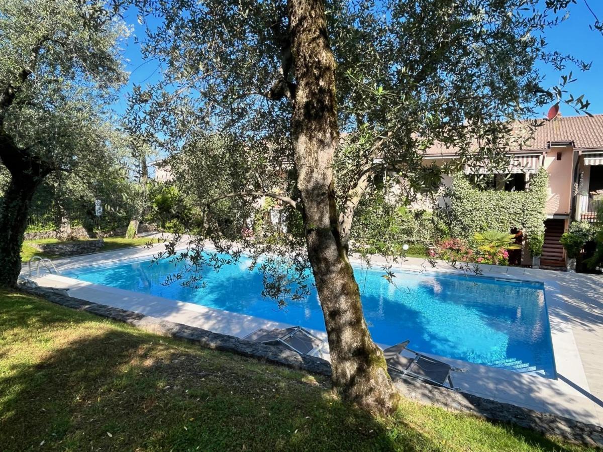 Residenza Riviera Degli Olivi Apartment Torri Del Benaco Luaran gambar