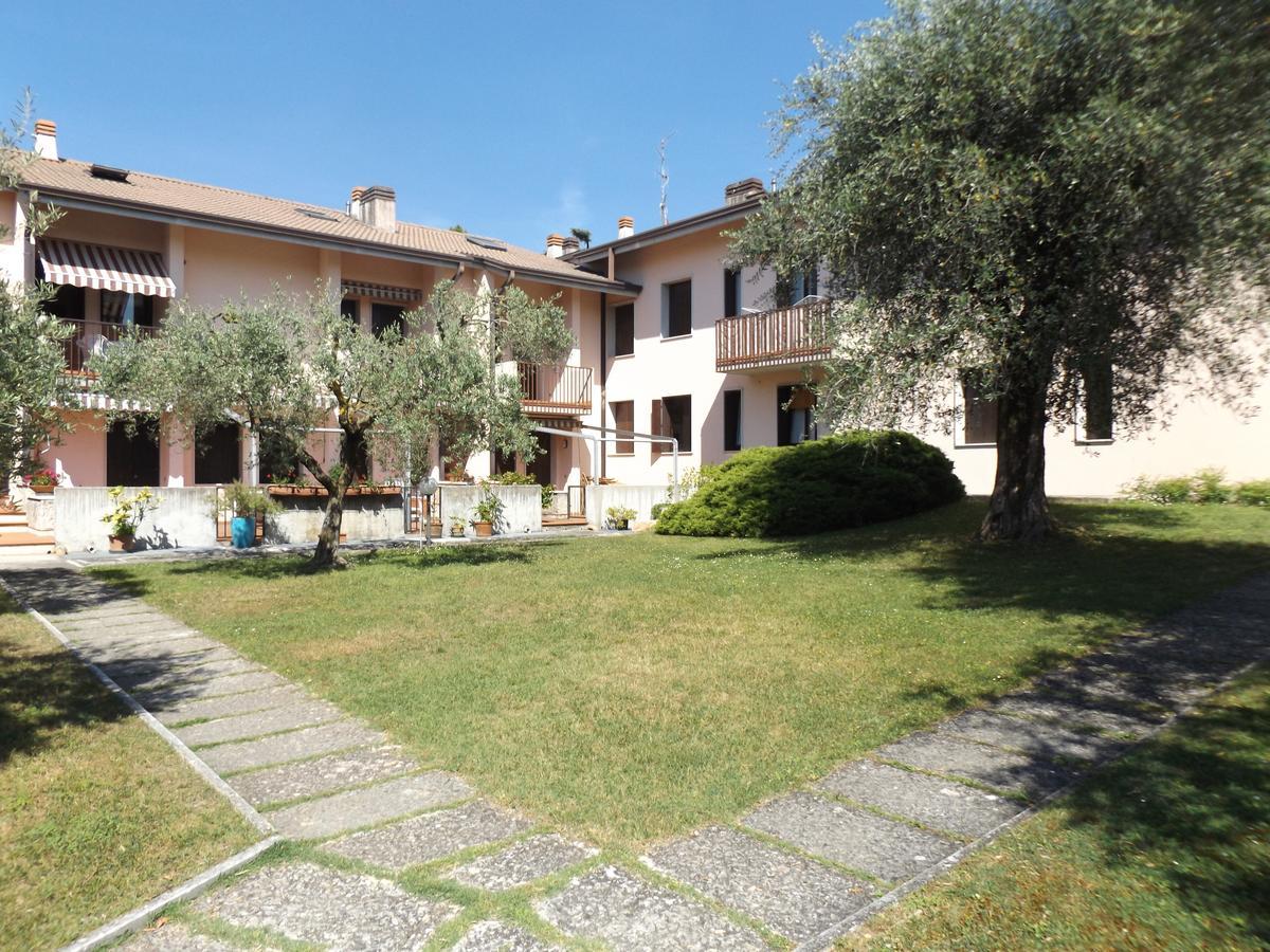 Residenza Riviera Degli Olivi Apartment Torri Del Benaco Luaran gambar