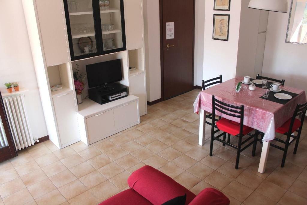 Residenza Riviera Degli Olivi Apartment Torri Del Benaco Luaran gambar