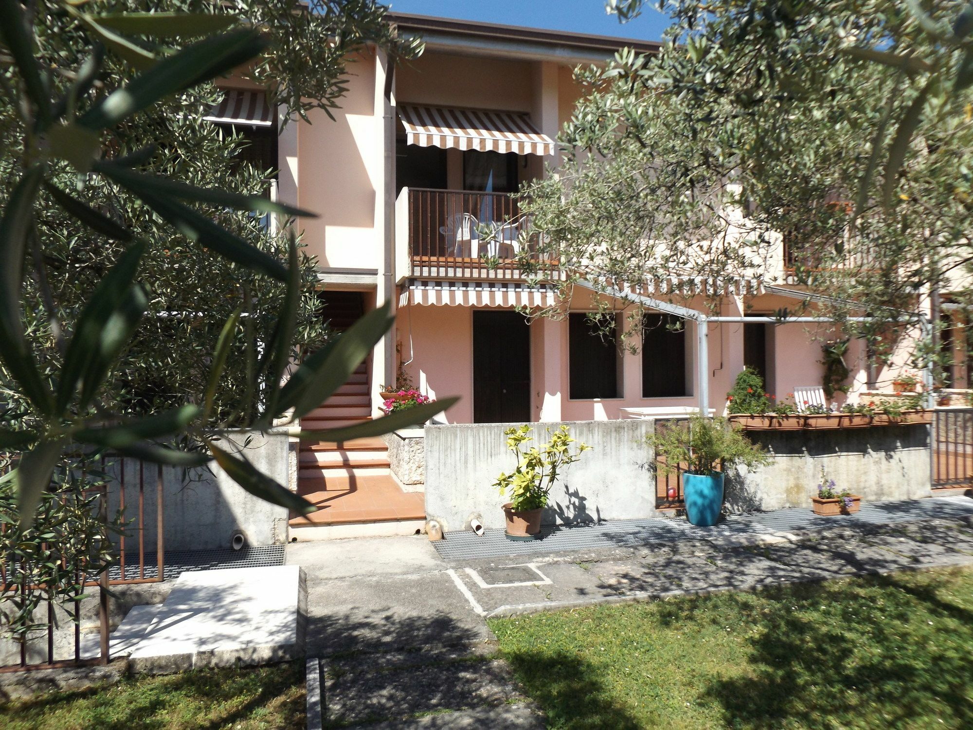 Residenza Riviera Degli Olivi Apartment Torri Del Benaco Luaran gambar