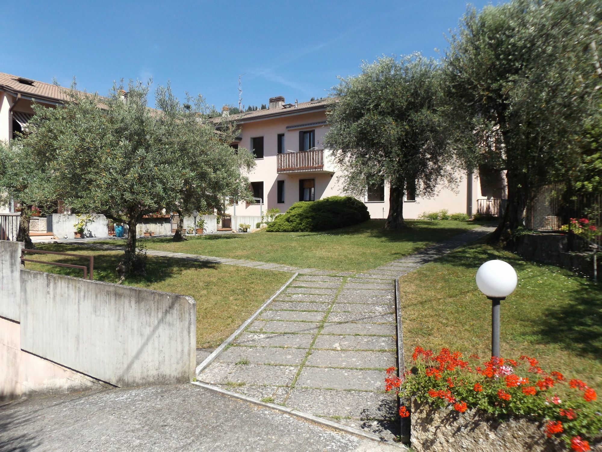 Residenza Riviera Degli Olivi Apartment Torri Del Benaco Luaran gambar